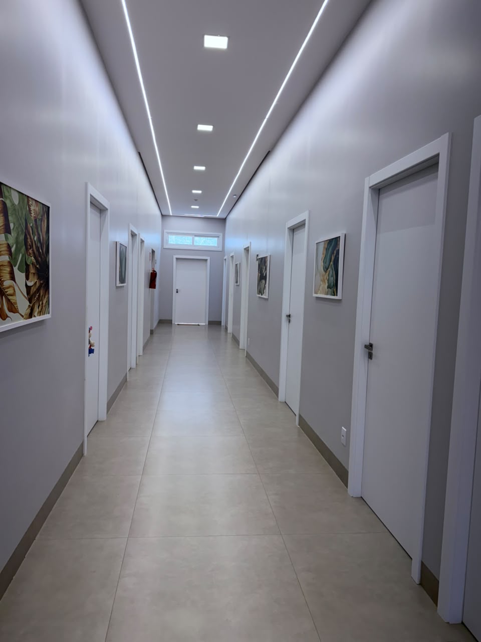 Corredor de acesso aos consultórios